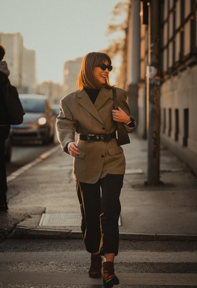 Marija nam je kroz 4 stylish kombinacije pokazala kako nositi 1 blejzer