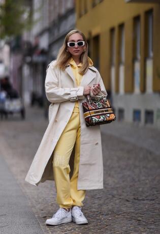 Outfit inspiracija: Trenerka i baloner će biti naša casual proljetna uniforma