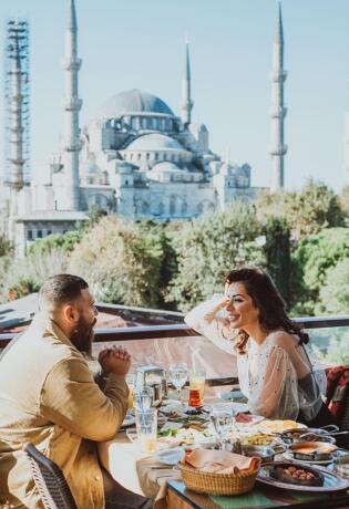 Evo gdje na doručak u Istanbulu s magičnim pogledom za samo 12€