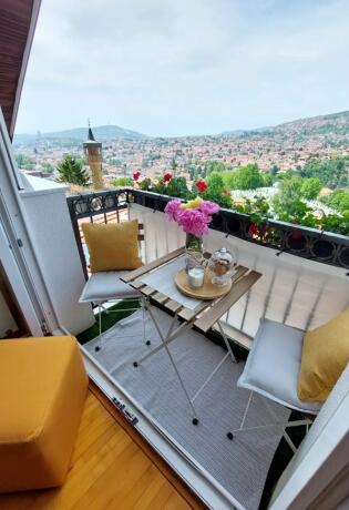 Melisa je stan u potkrovlju s pogledom na Sarajevo uredila u svoju oazu mira
