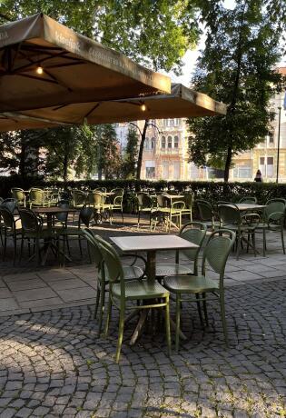 Na +30 kafu pijemo u ovom prekrasnom parku u Sarajevu