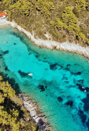 Ova malena uvala nosi epitet jedne od najljepših plaža na Korčuli
