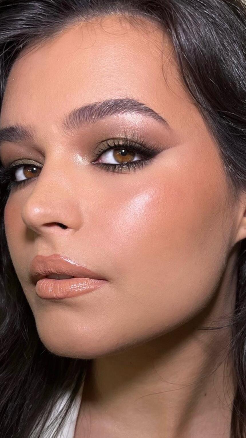 4 koraka za kreiranje glamuroznog makeup look otkrila nam je vizažistica Lucija Gagro