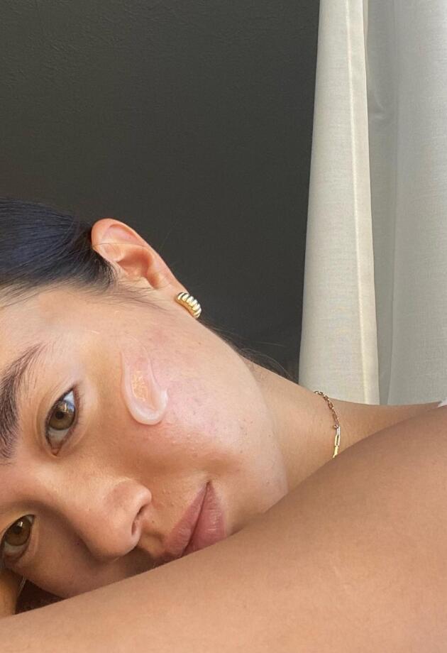 Salicilna kiselina: Sve što trebate znati i kako ju uvrstiti u svoju beauty rutinu