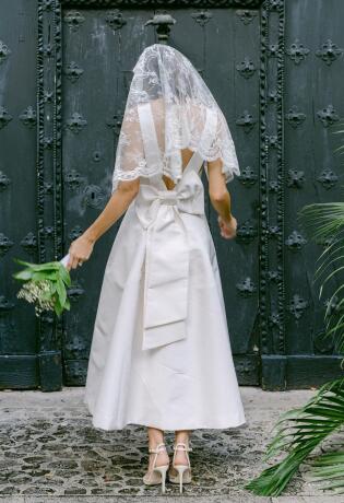 Ova mladenka je za vjenčanje birala midi haljinu inspiriranu lookom Audrey Hepburn