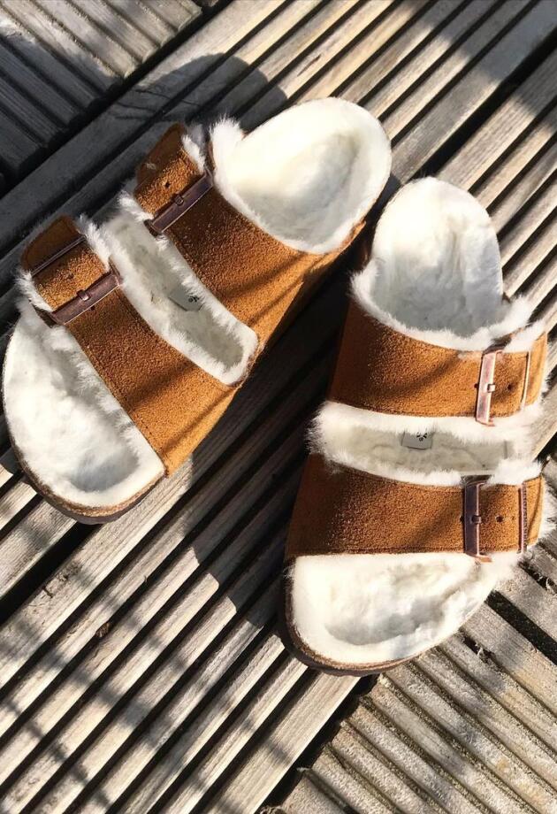 Birkenstock papuče s krznom su ponovo u trendu. Biste li ih vi nosili?