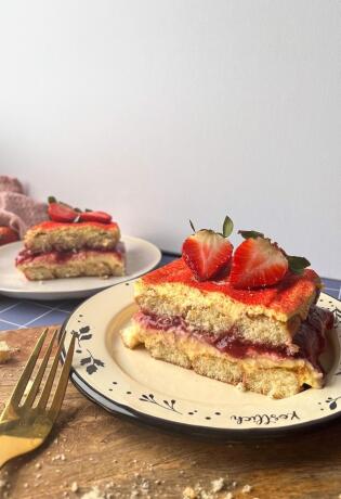Zasladite dan uz kremasti tiramisu s jagodama koji se topi u ustima