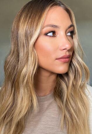 Buttery blonde: Popularna nijansa plave boje za kosu koja je osvojila društvene mreže