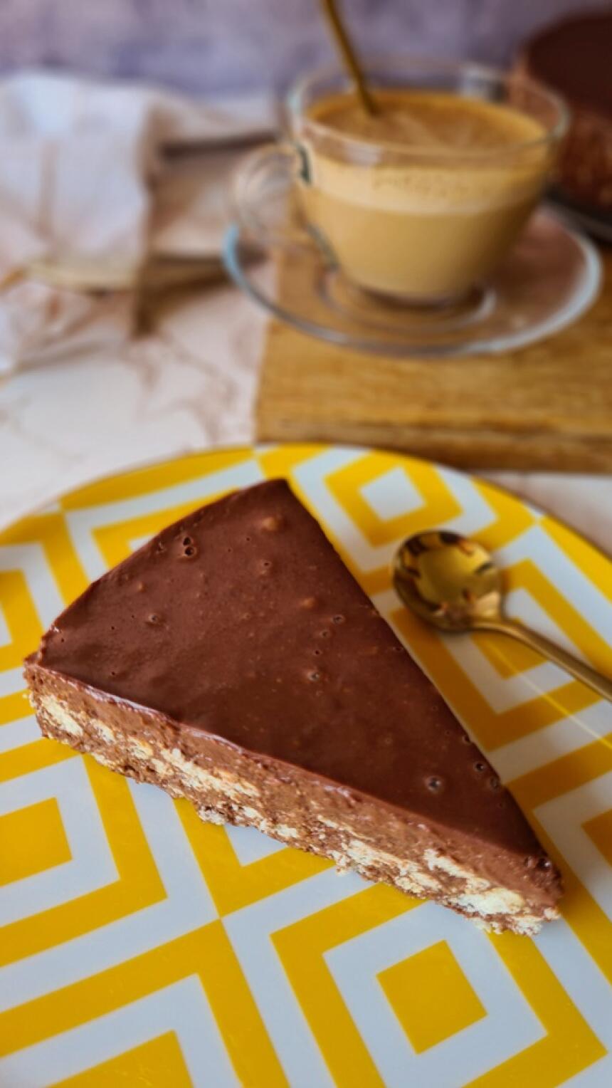 Recept za čokoladnu tortu koja se topi u ustima, a za čiju pripremu je potrebno par minuta