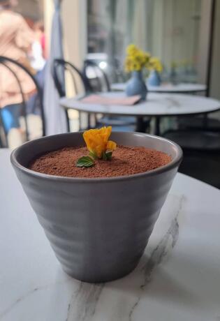 Ovaj fotogenični tiramisu u saksiji možete probati u Sarajevu. Otkrivamo i adresu!