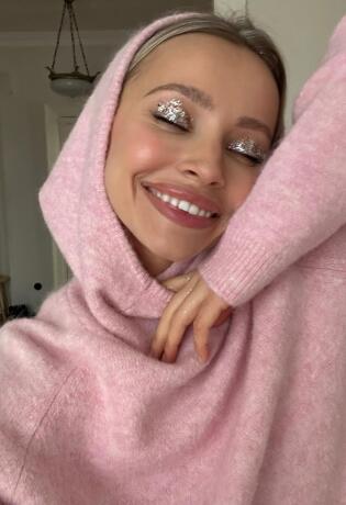 Uvijek je pravo vrijeme za glamur! Šljokice su must u vašem narednom makeupu.