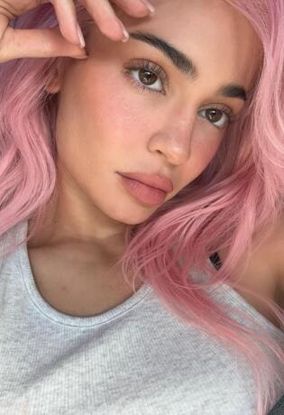 Beauty report: Kosa u roza nijansama je ponovo u trendu!