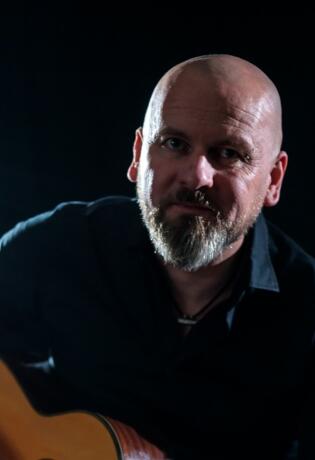 Muzička poslastica: 'Sve još miriše na tebe' budi nostalgiju i ljubav