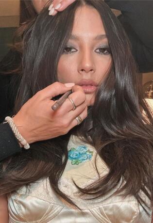 Hey besties! Donosimo vam inspiraciju za maturski makeup.