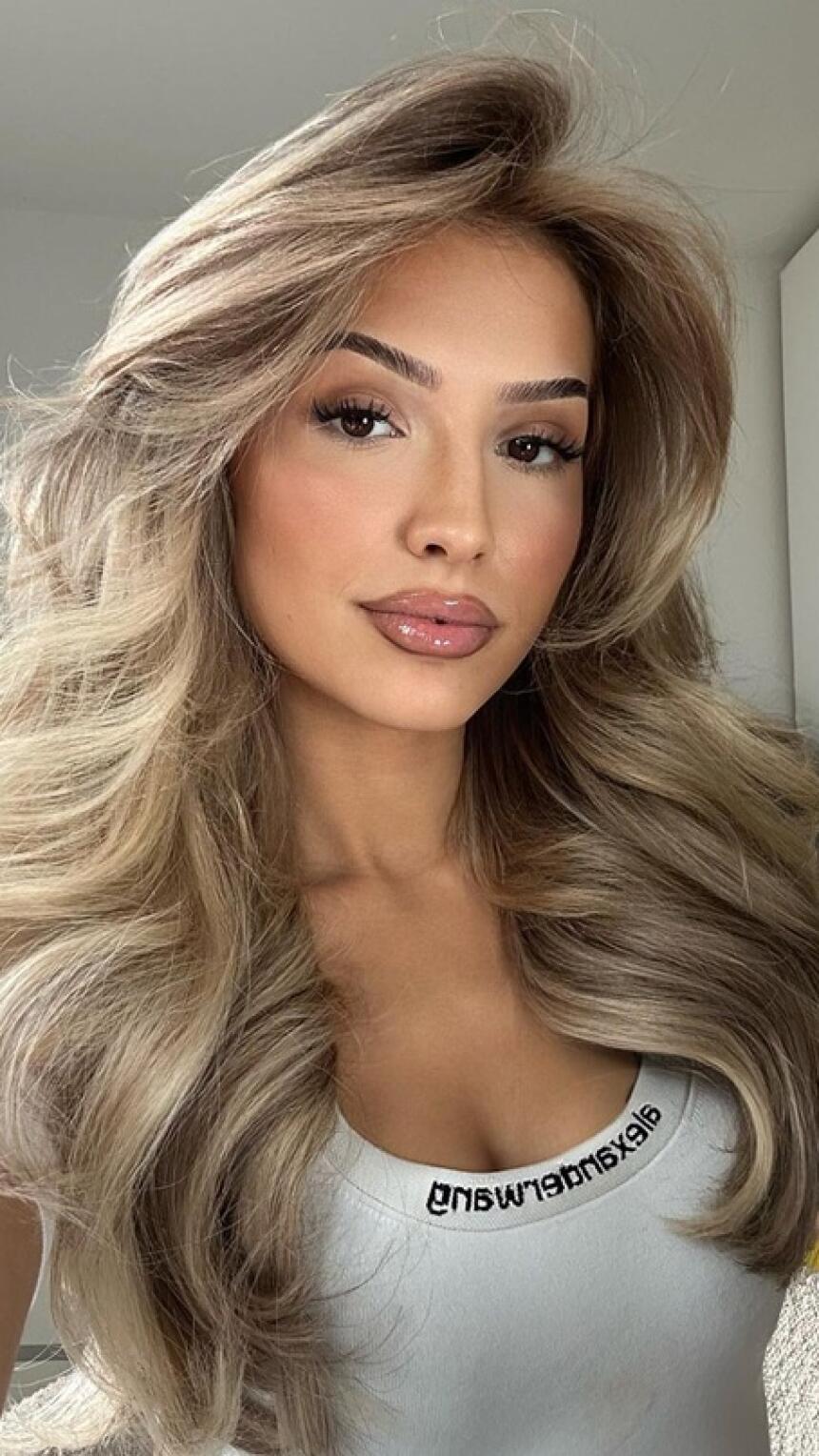 Kuma ste na vjenčanju? Donosimo inspiraciju za glamuroznu frizuru.