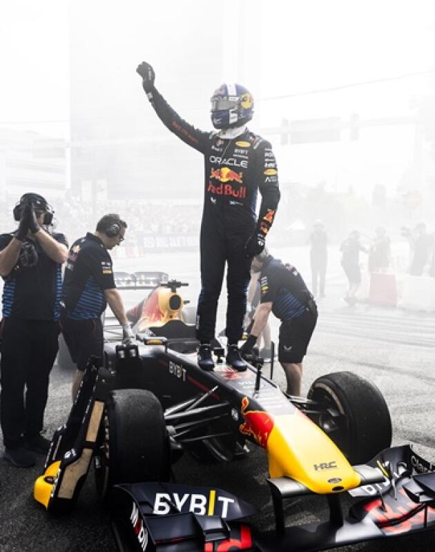 David Coulthard se vraća u Sarajevo! Otkrijte kako je grad osvojio njegovo srce!