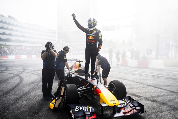 David Coulthard se vraća u Sarajevo! Otkrijte kako je grad osvojio njegovo srce!
