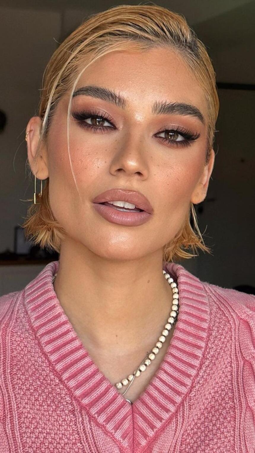 Beauty svijet kaže da podočnjake sada prekrivamo contour stickom! Evo i zbog čega.
