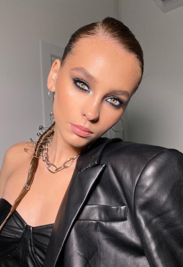 Siva je nova smeđa! Ove jeseni tonovi sive vladaju makeup trendovima.