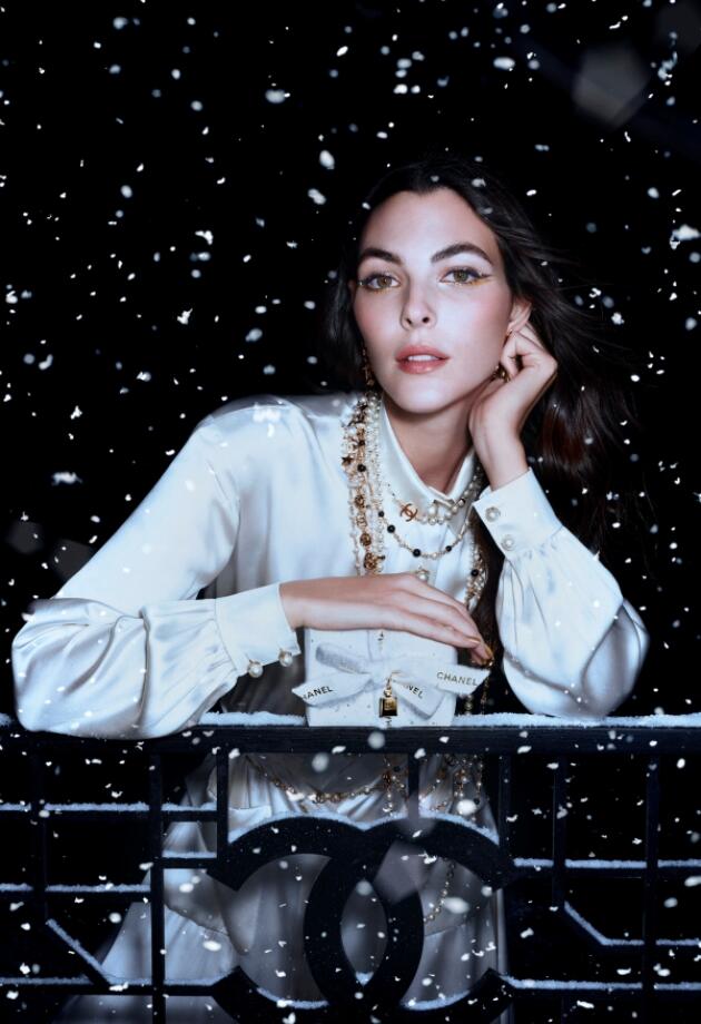 Ekskluzivno s nama zavirite u novu CHANEL beauty kolekciju - ovako želimo mirisati!
