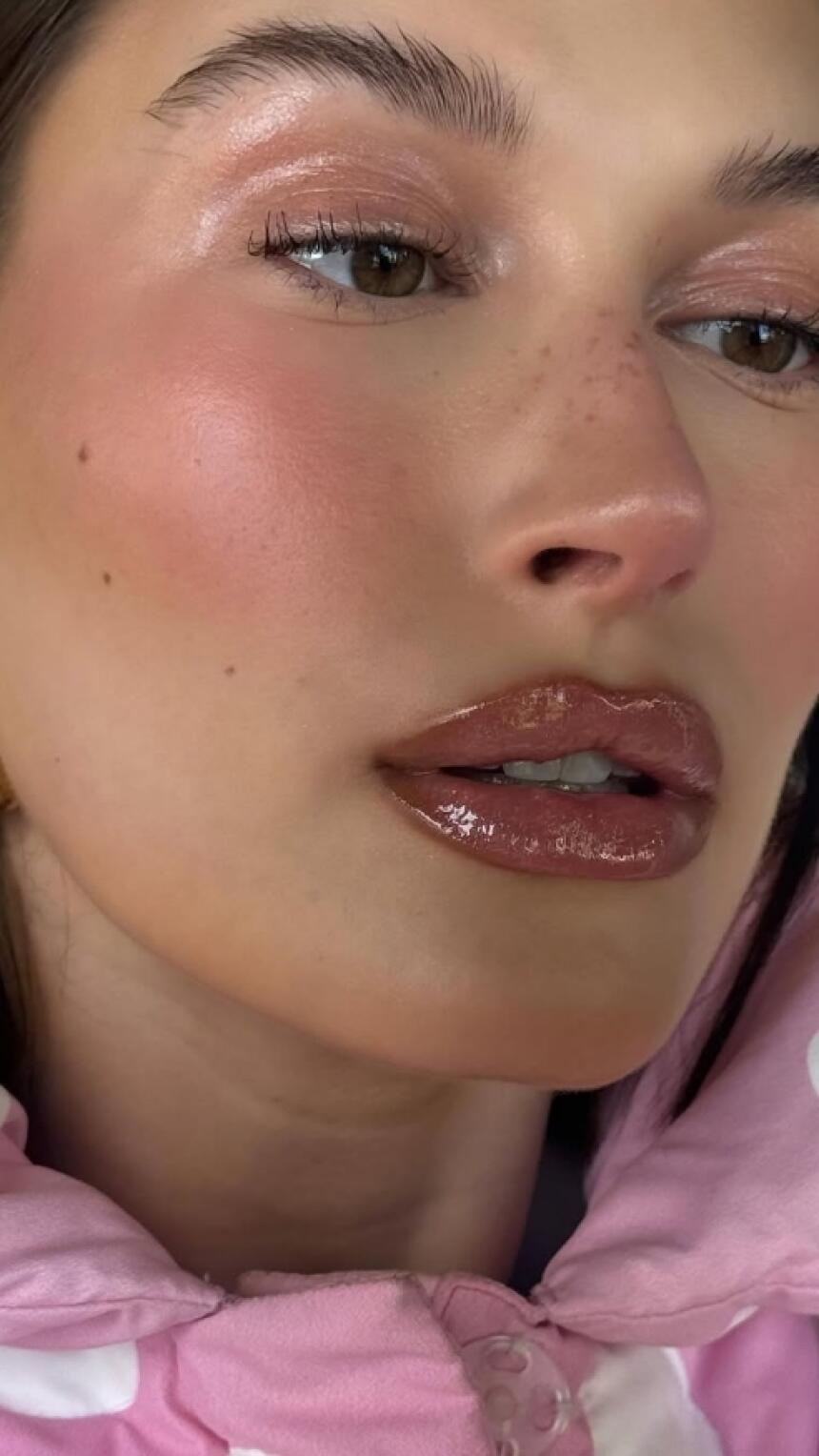 Lip combo o kojem svi govore: Znamo šta koristi Hailey Bieber