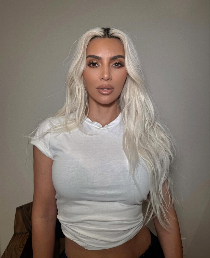 Nemate hrabrosti za šišanje? Inspirisat će vas Kim K koja je kosu skratila za 18 cm!
