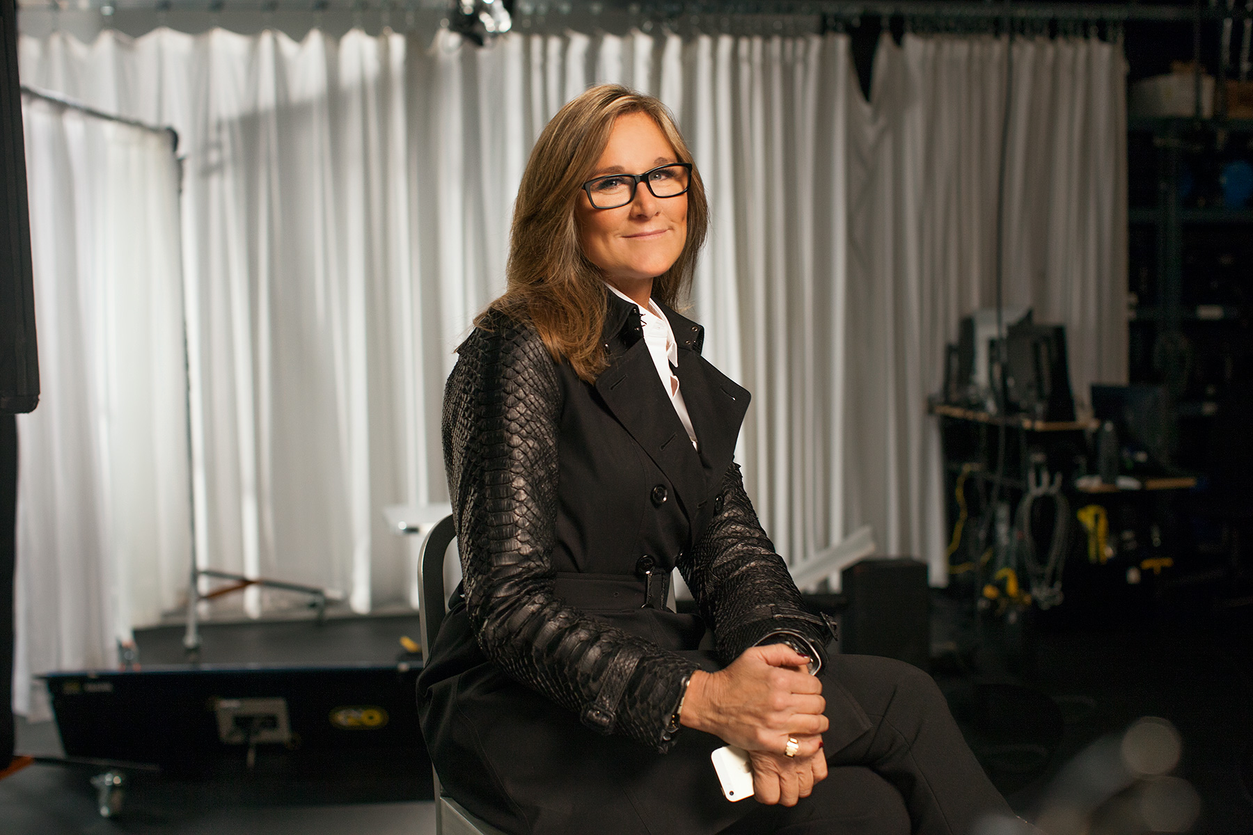 angela ahrendts 01