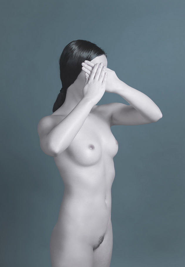 Đula-Bezeg-Nude-Blue-body