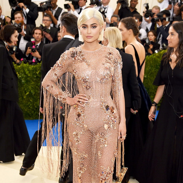 met-gala-red-carpet-kylie-jenner