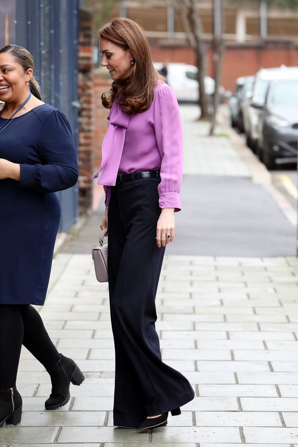 Kate-Middleton-Gucci-Shirt-Jigsaw-Pants-March-2019 (2)